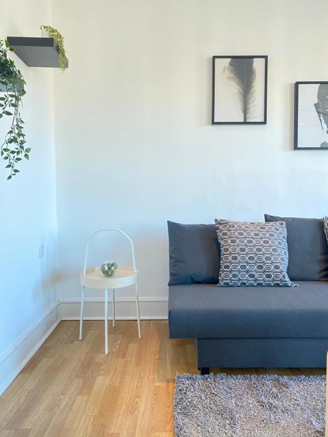 Apartment Charming & Bright 2-bed Apt Close To Station *