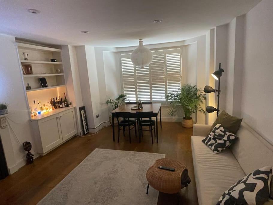 Lovely 2-bed With Patio Near Camden