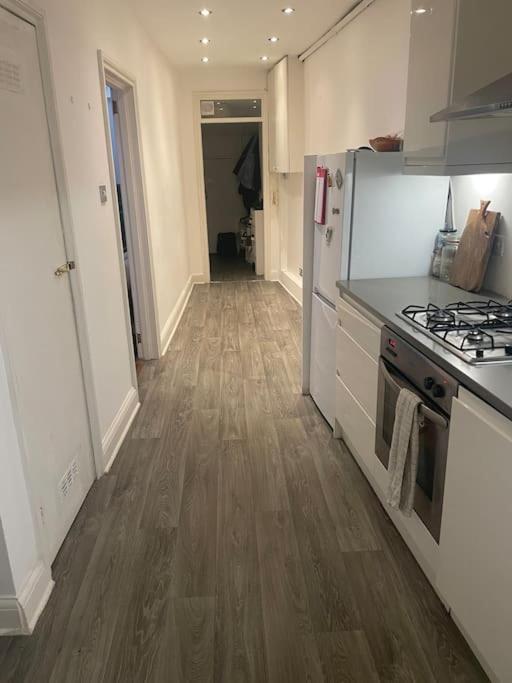 Lovely 2-bed With Patio Near Camden Apartment *