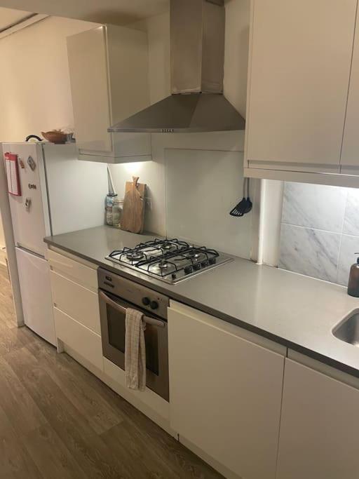 Lovely 2-bed With Patio Near Camden * London