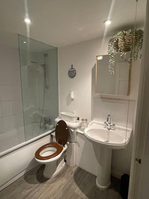 Apartment Lovely 2-bed With Patio Near Camden