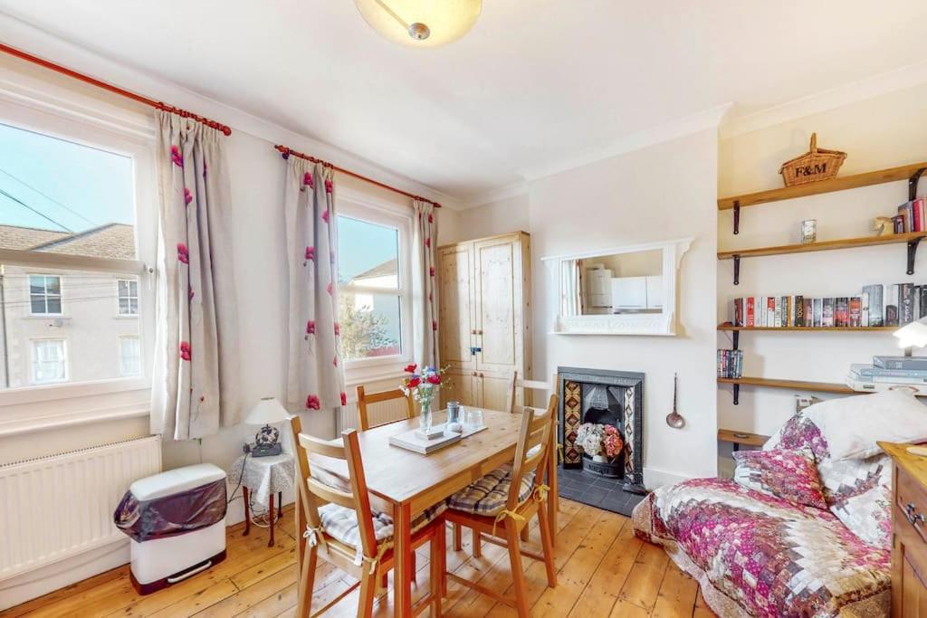 Apartment Beautiful Two Bedroom In Honor Oak