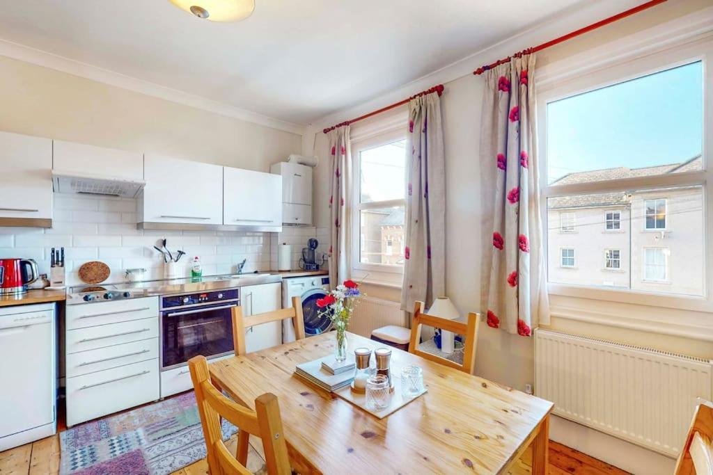 Beautiful Two Bedroom In Honor Oak