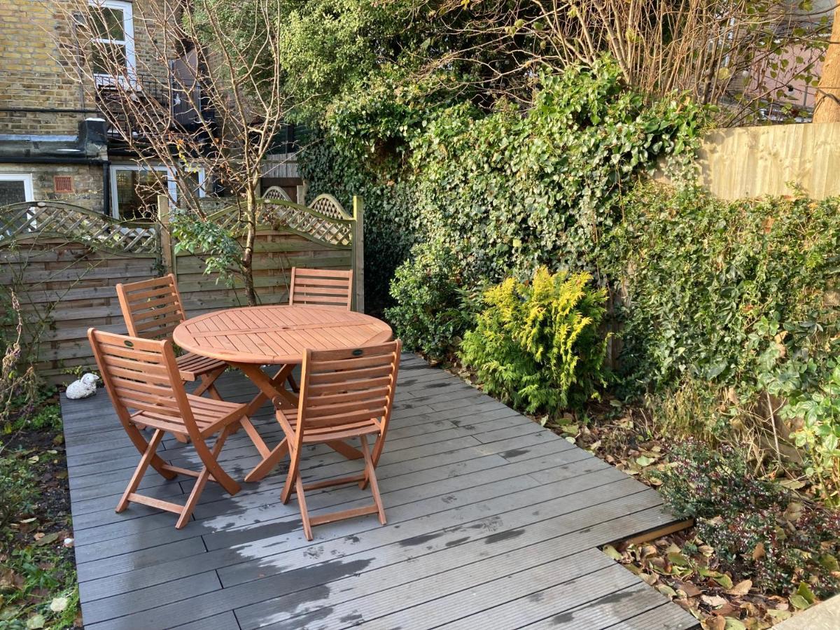 Beautiful Two Bedroom In Honor Oak Apartment