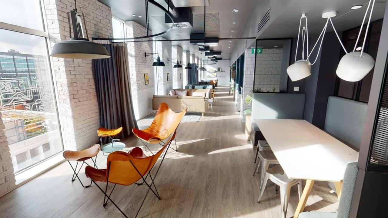 For Students Only At Shoreditch In * Londen
