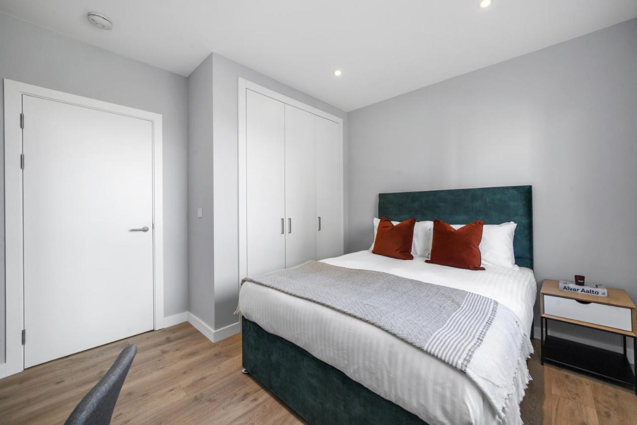 Appartement Ellie N Conys 3 Bedroom With 2 Bathrooms, An Ensuite, Kitchen And Balcony In Stratford Westfield *