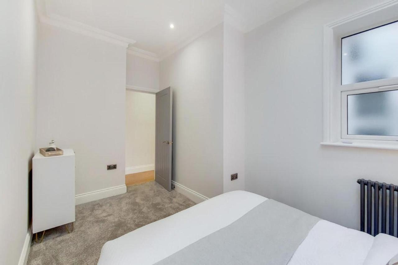 Brand New Luxury 2-bed In Apartment