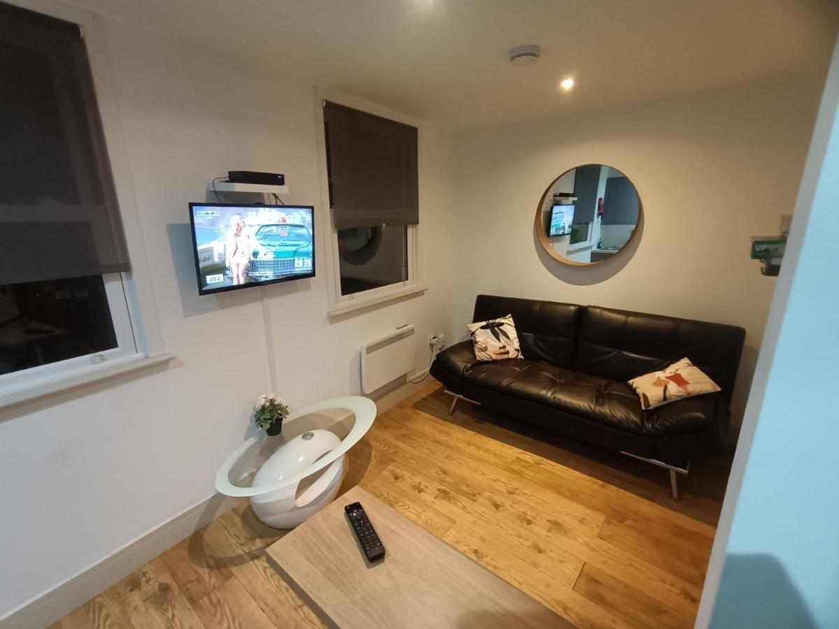 Apartamento Lovely 2 Bedroom Serviced In