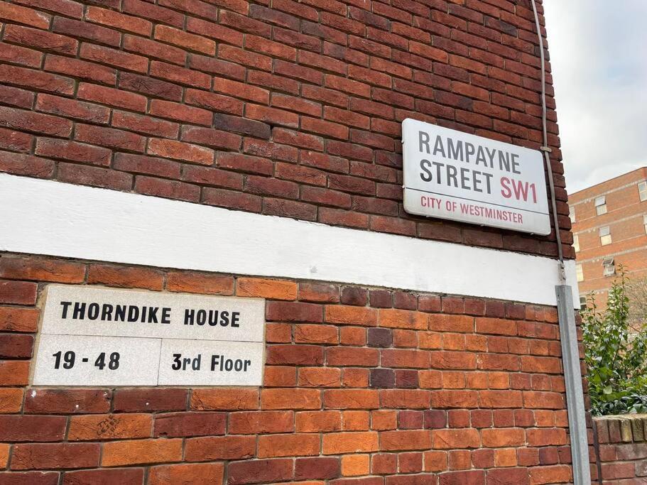 Amazing Near Tube Station *