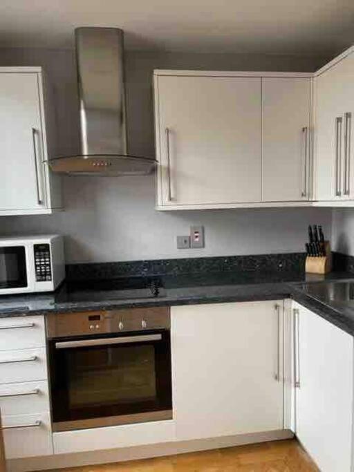 Amazing Near Tube Station Apartment