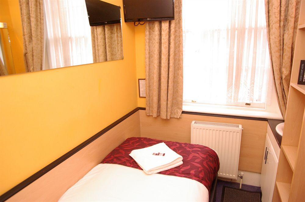 Hotel Tudor Court Londen