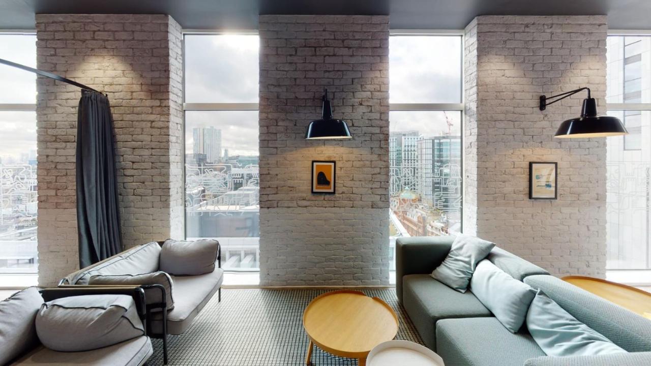 For Students Only At Shoreditch In * Londen