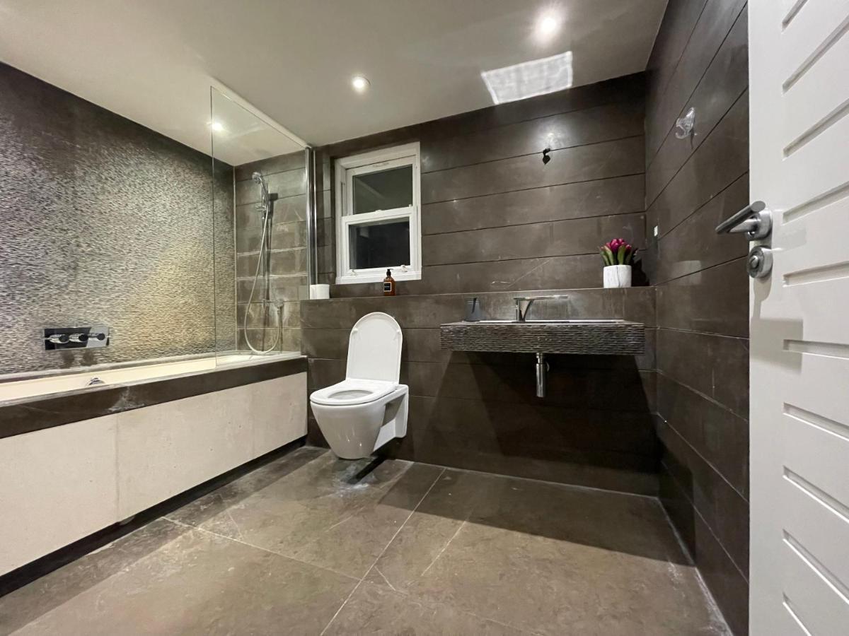Spacious 4br, 2ba Londen