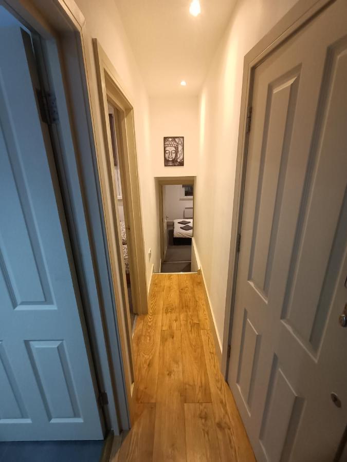 Apartamento Lovely 2 Bedroom Serviced In *