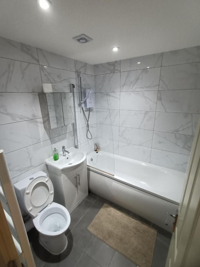Apartamento Lovely 2 Bedroom Serviced In Londres