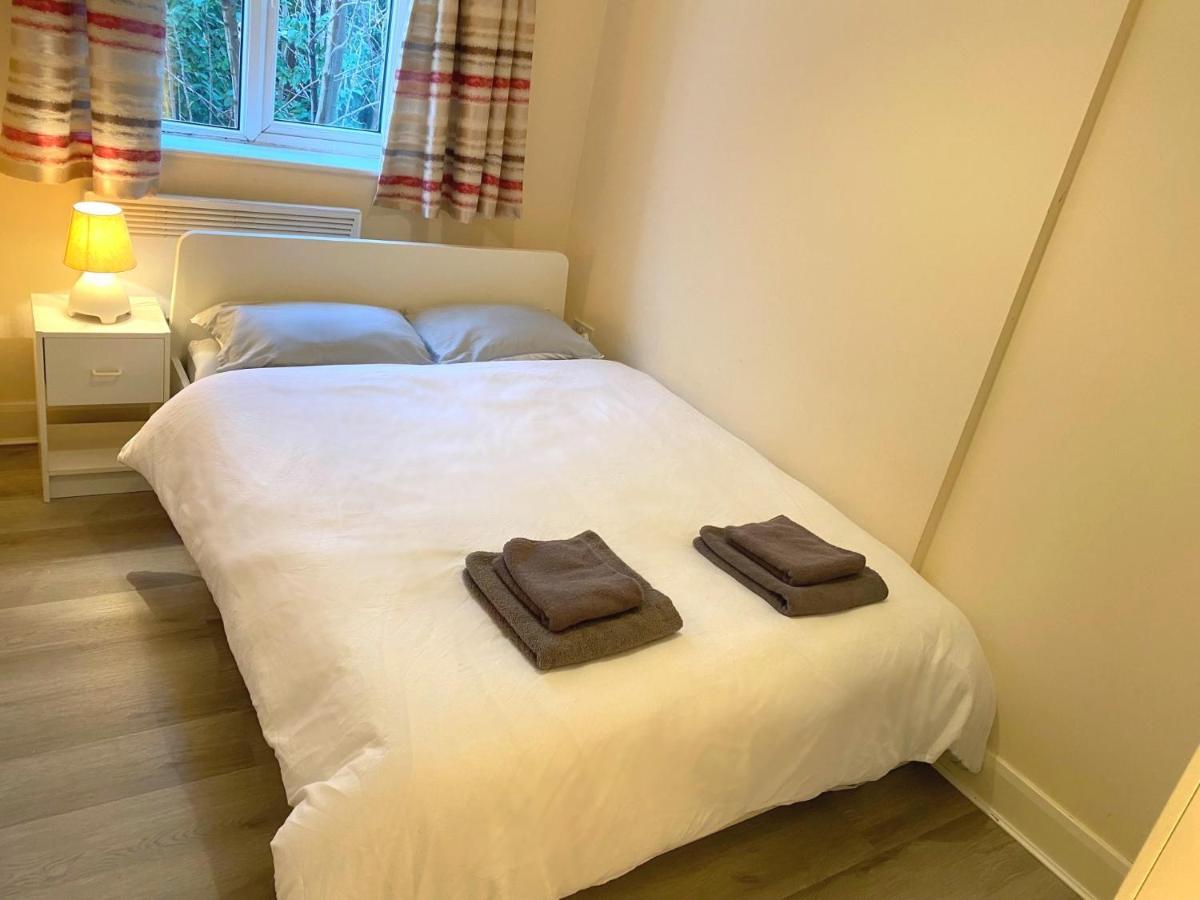 Lovely 1-bedroom Flat In Apartamento