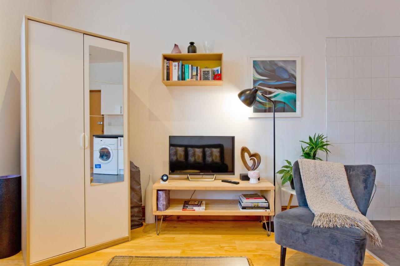Comfortable Highbury Fields 1 Bedroom - Parking By Request Apartment