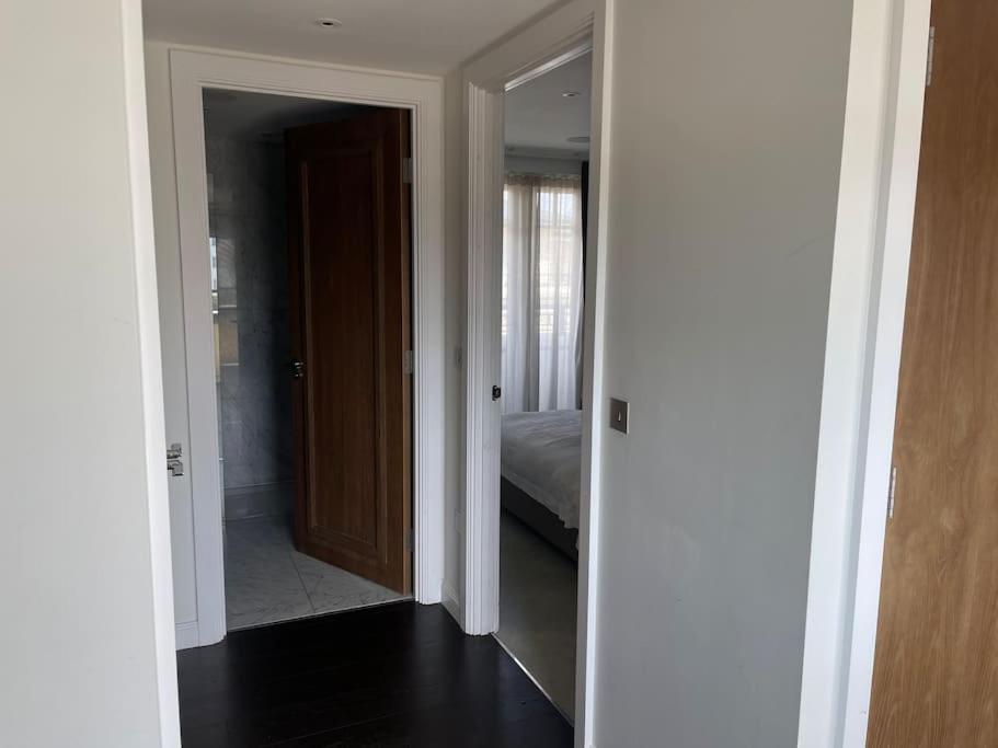 Apartment Large Luxury Penthouse With Free Parking Garage *
