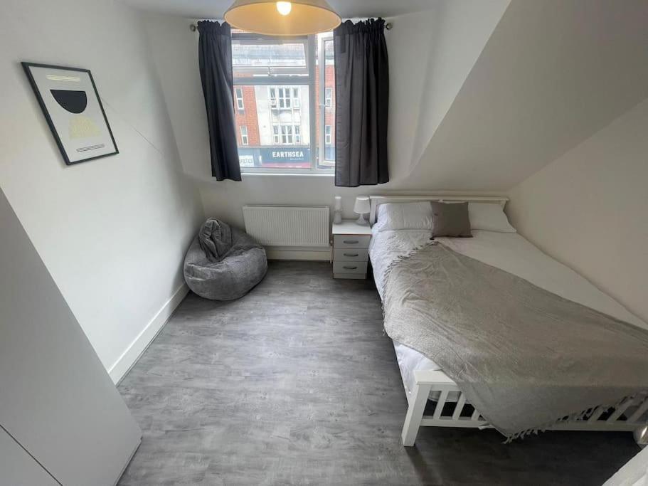 Lovable 2 Bedroom Flat On Tower Bridge Appartement *