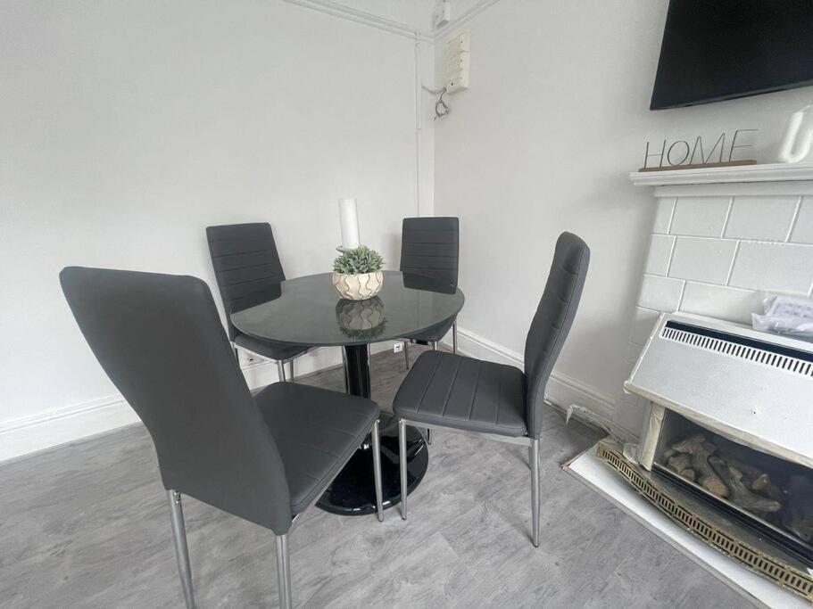 Appartement Lovable 2 Bedroom Flat On Tower Bridge *