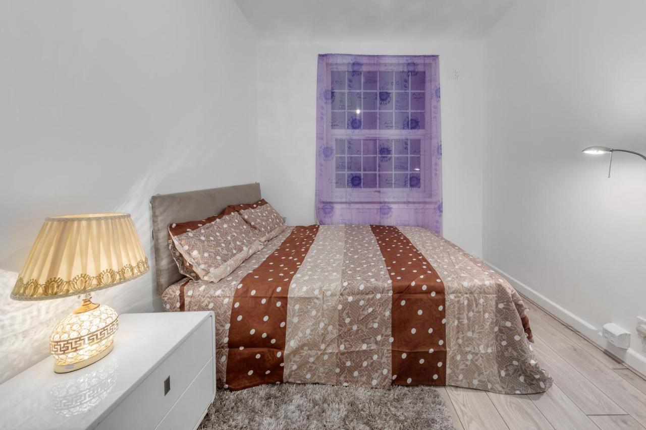 Spacious And Stylish - East Acton Apartment *