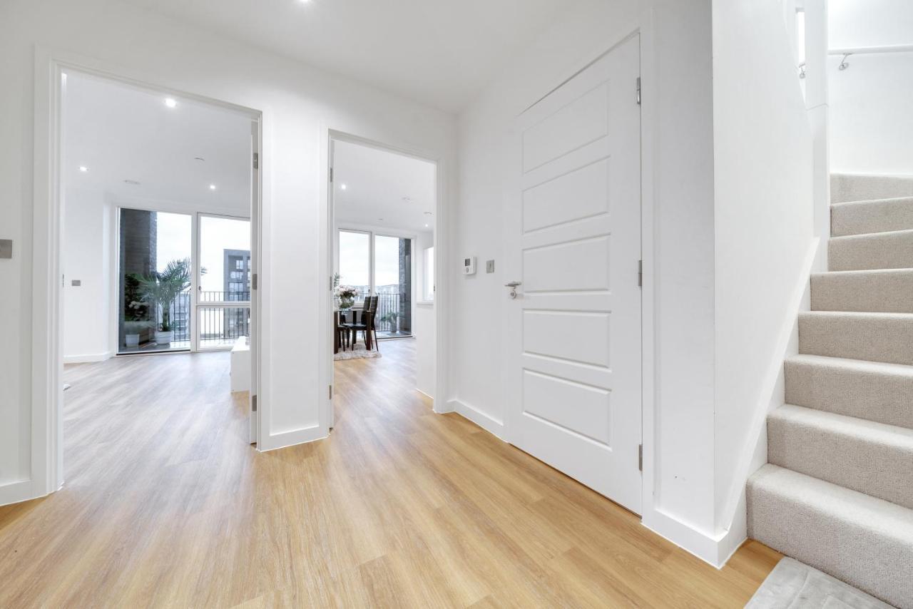 Luxury 3bed 3bath Royal Wharf Excel Newham Londen