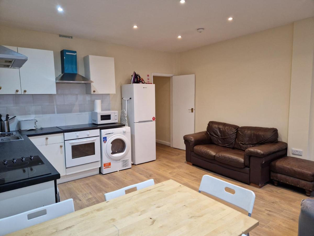 Habitación en casa particular Affordable In Shared Flat, Bridge *