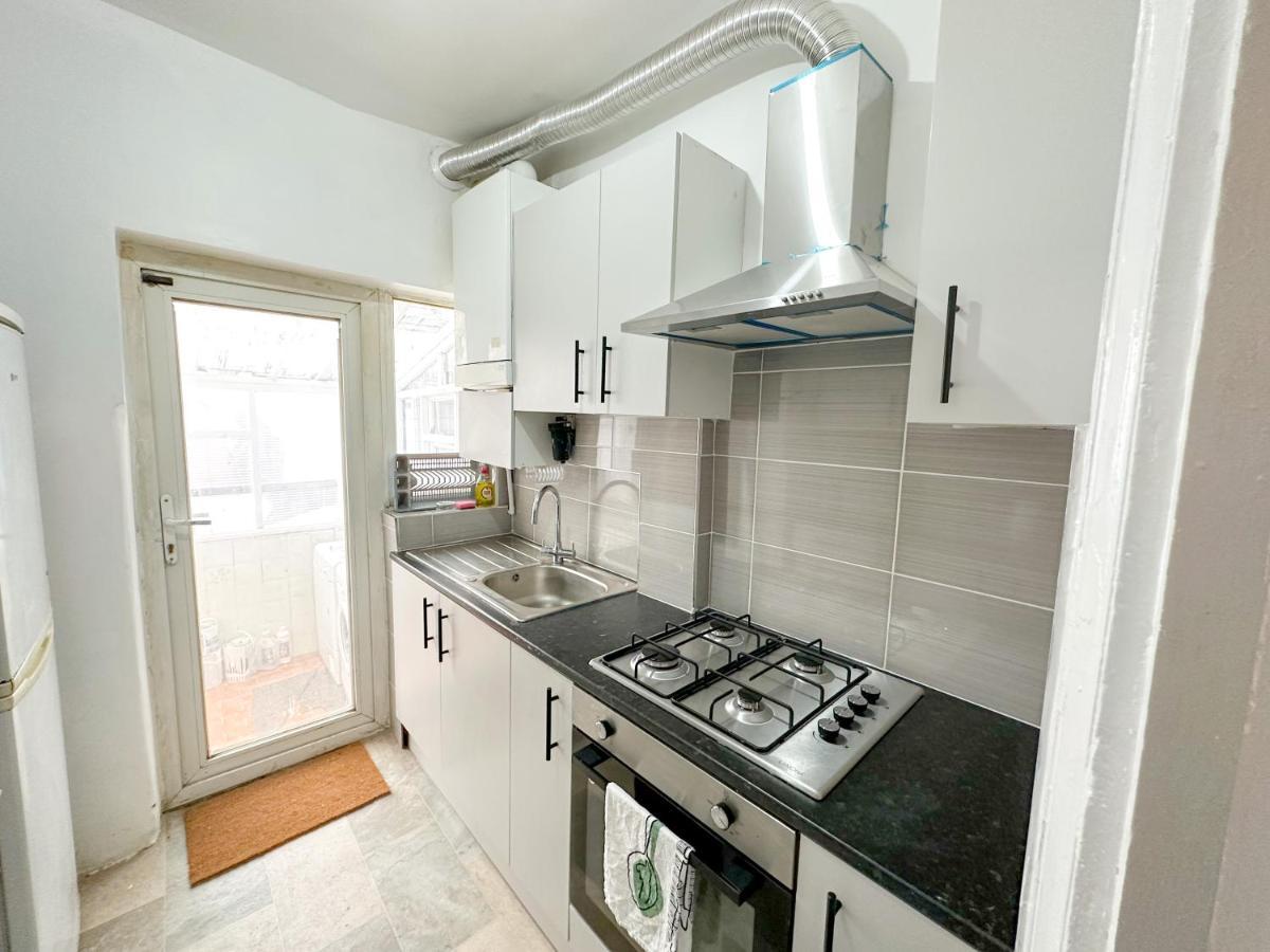 208 Clements Road Londen