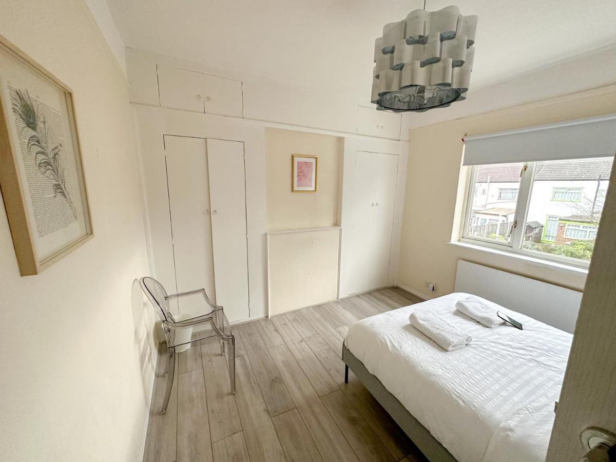 208 Clements Road * Londen