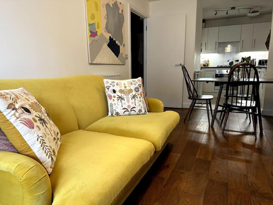 Artist In Islington, Shoreditch, Old St Apartment