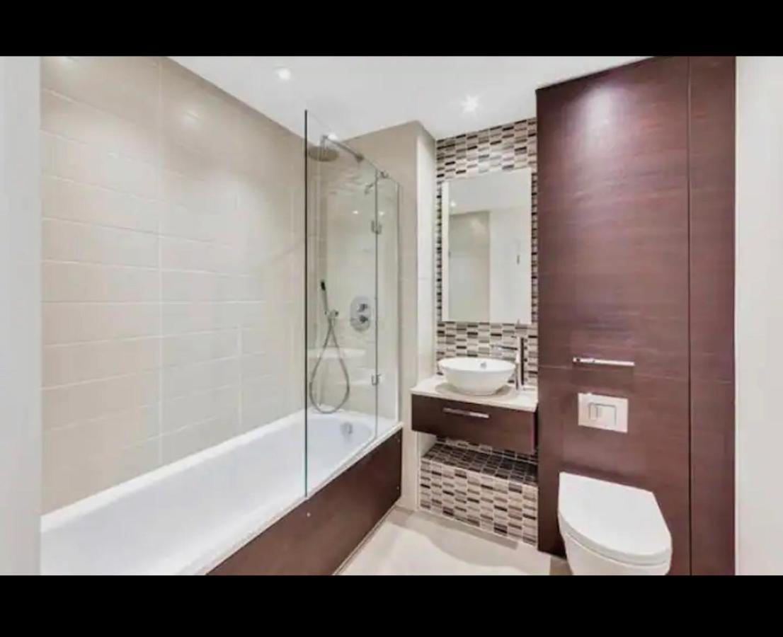 Luxurious 2 Bedroom In Canary Wharf Londen