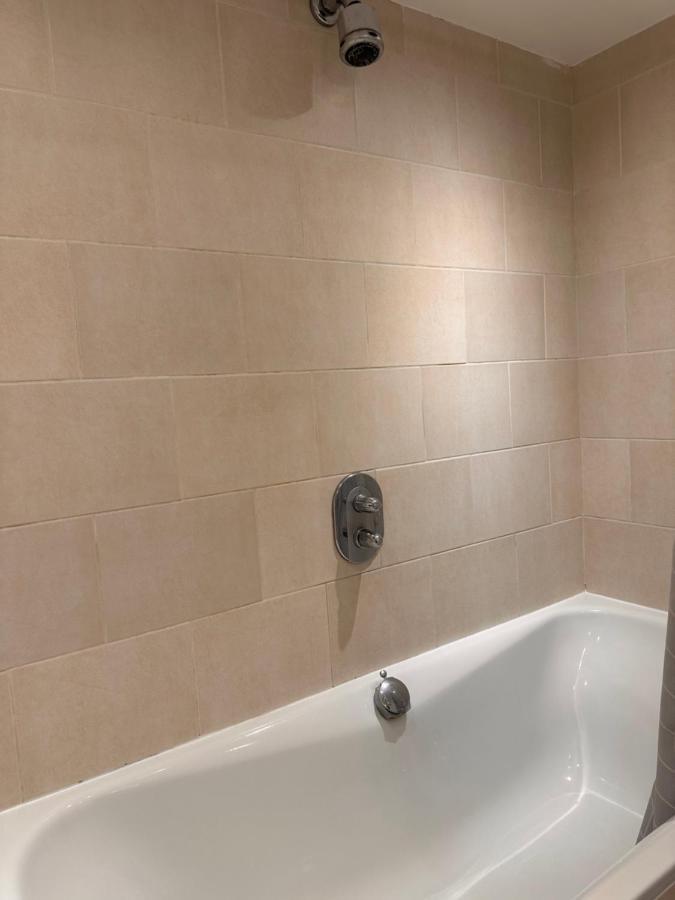 Designer 1 Bed Loft Apartment, Sw16 * Londres