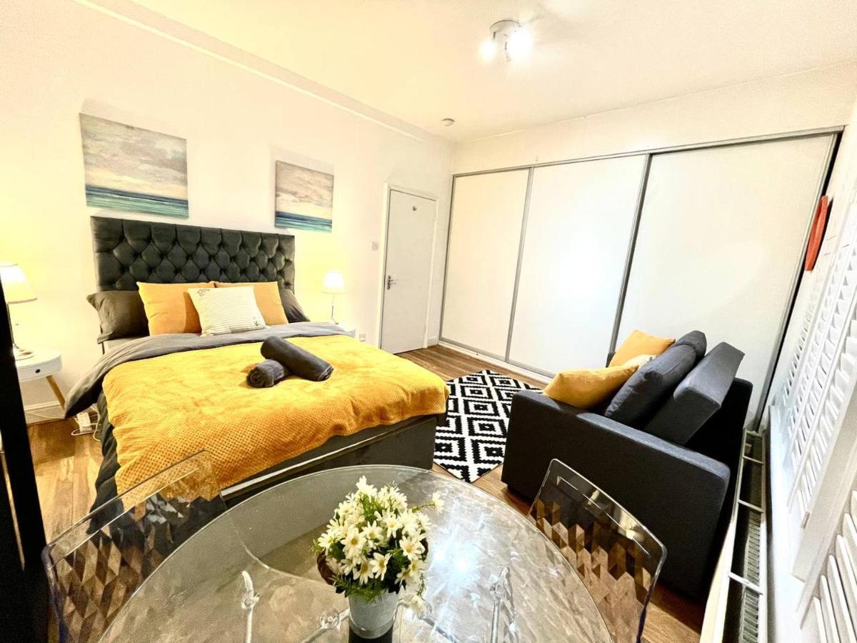 Cosmopolitan Guest house London
