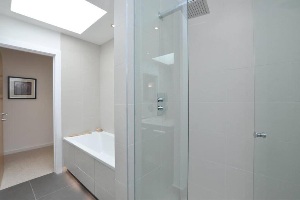 Luxury 4 Bed * London