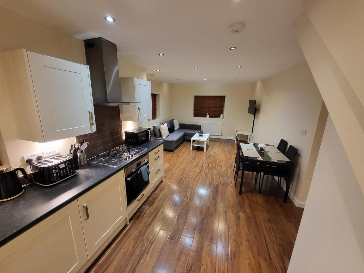 Appartement Great Next To Tooting Bec Tube Station! Londen