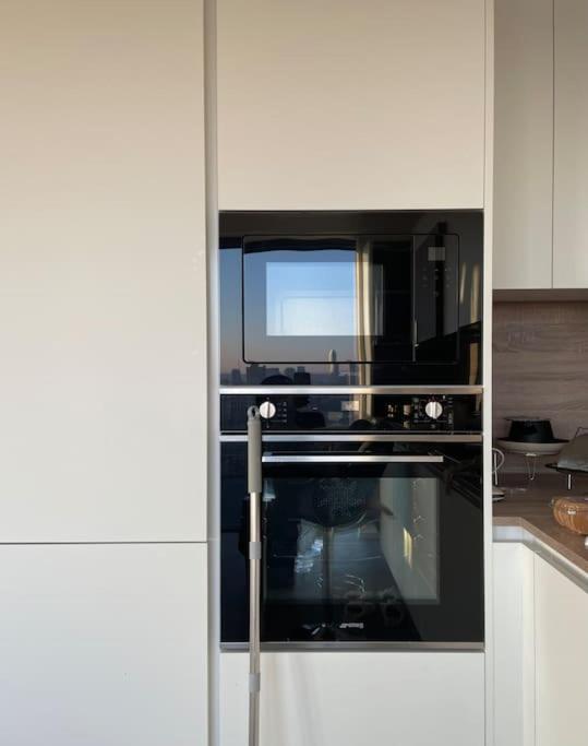 Stunning With And River Views * London