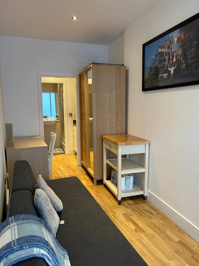 Fully Equipped In Greenwich - 1 Min To Station *