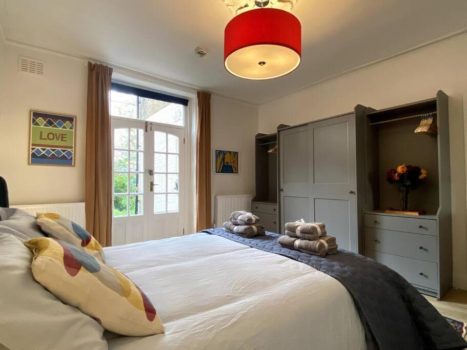 Spacious 2 Bedroom In Maida Vale