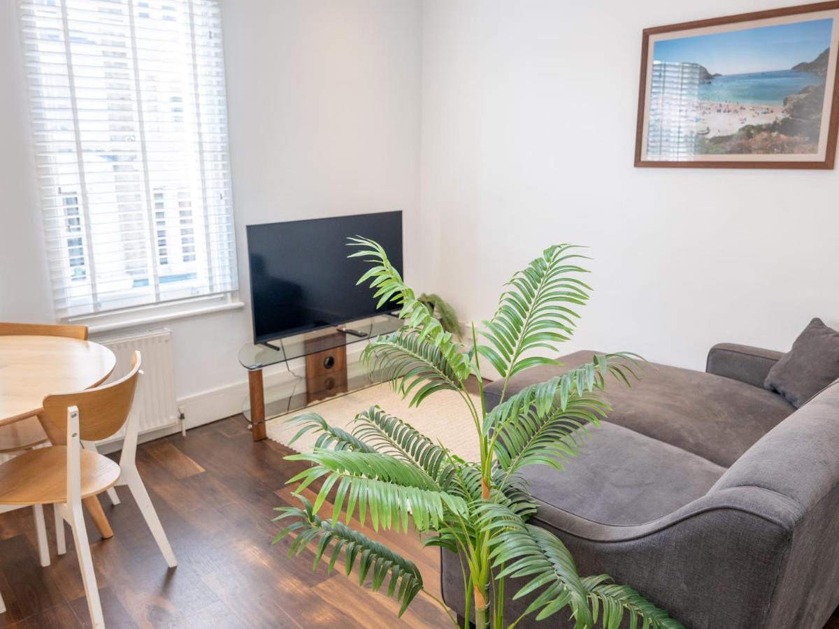 Pass The Keys - Hideaway In The Notting Hill Set London