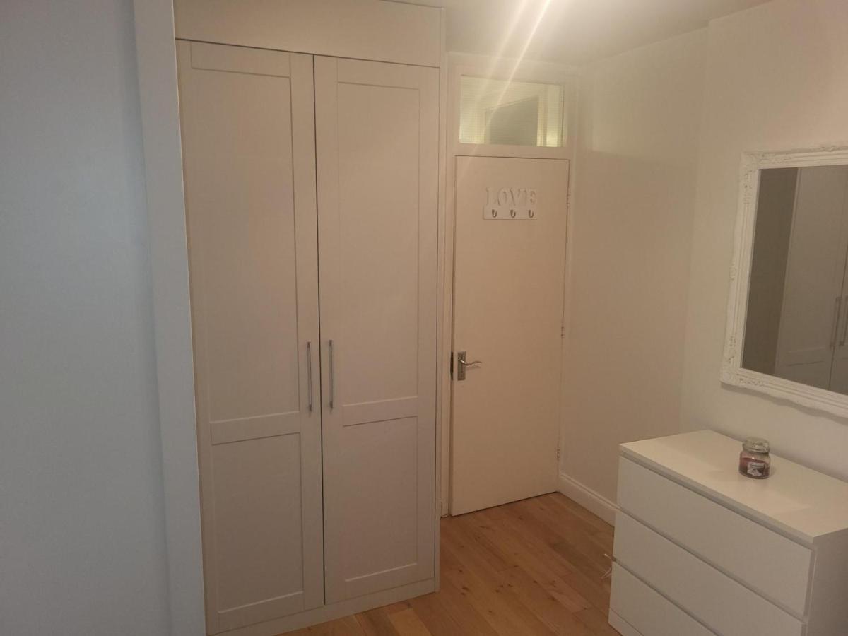 Two Bed Ground Floor - Bermondsey Appartement