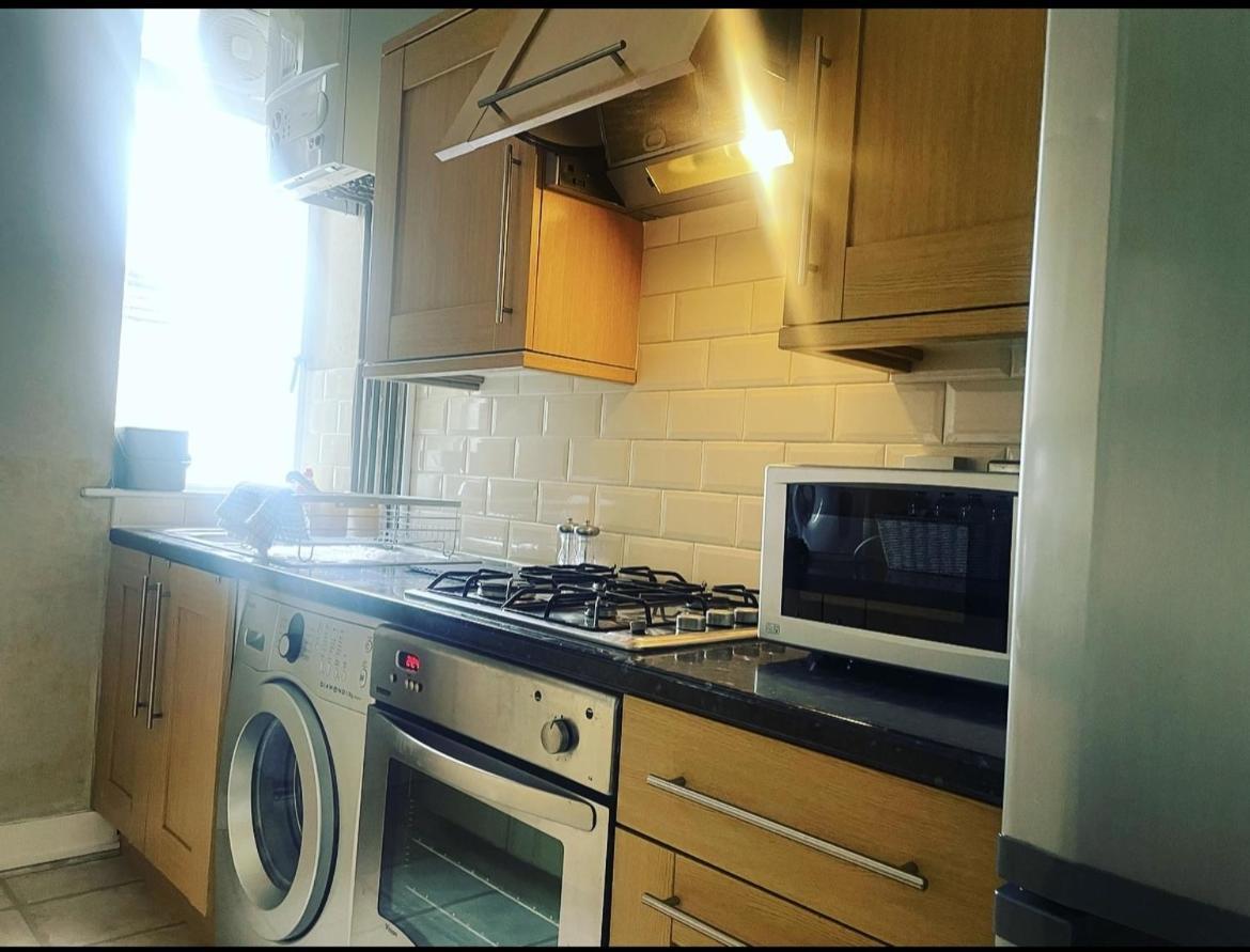 Appartement Luxury 1-bed With Stunning Views Perfect For Short In Londen