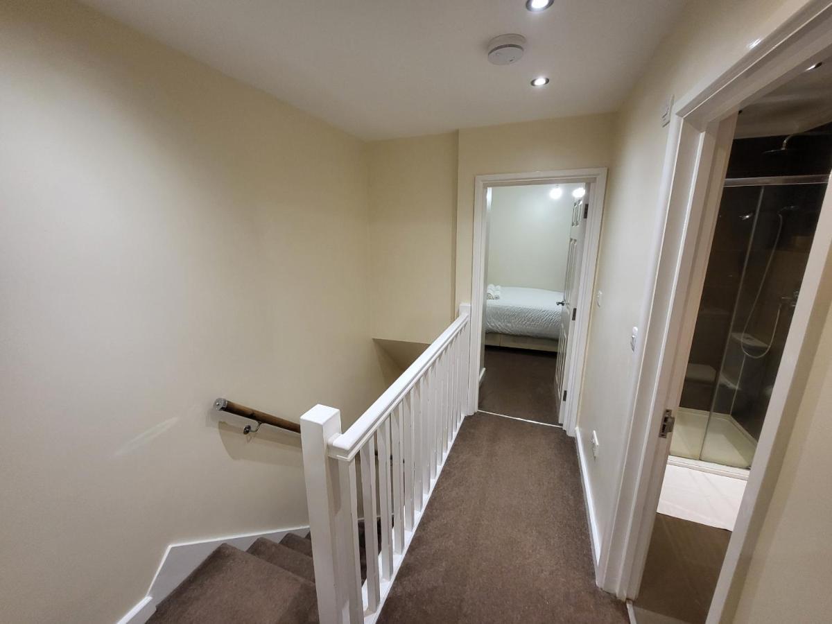 Great Next To Tooting Bec Tube Station! Appartement Londen