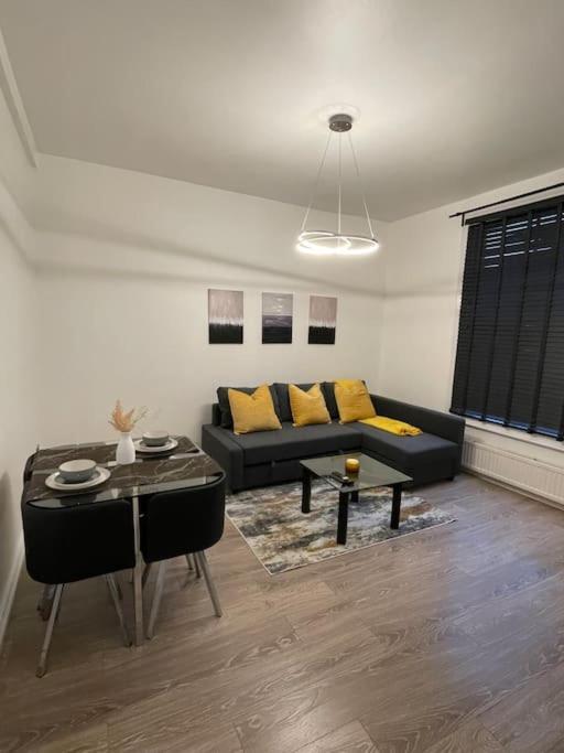 Apartment Spacious, Modern 2 Bed