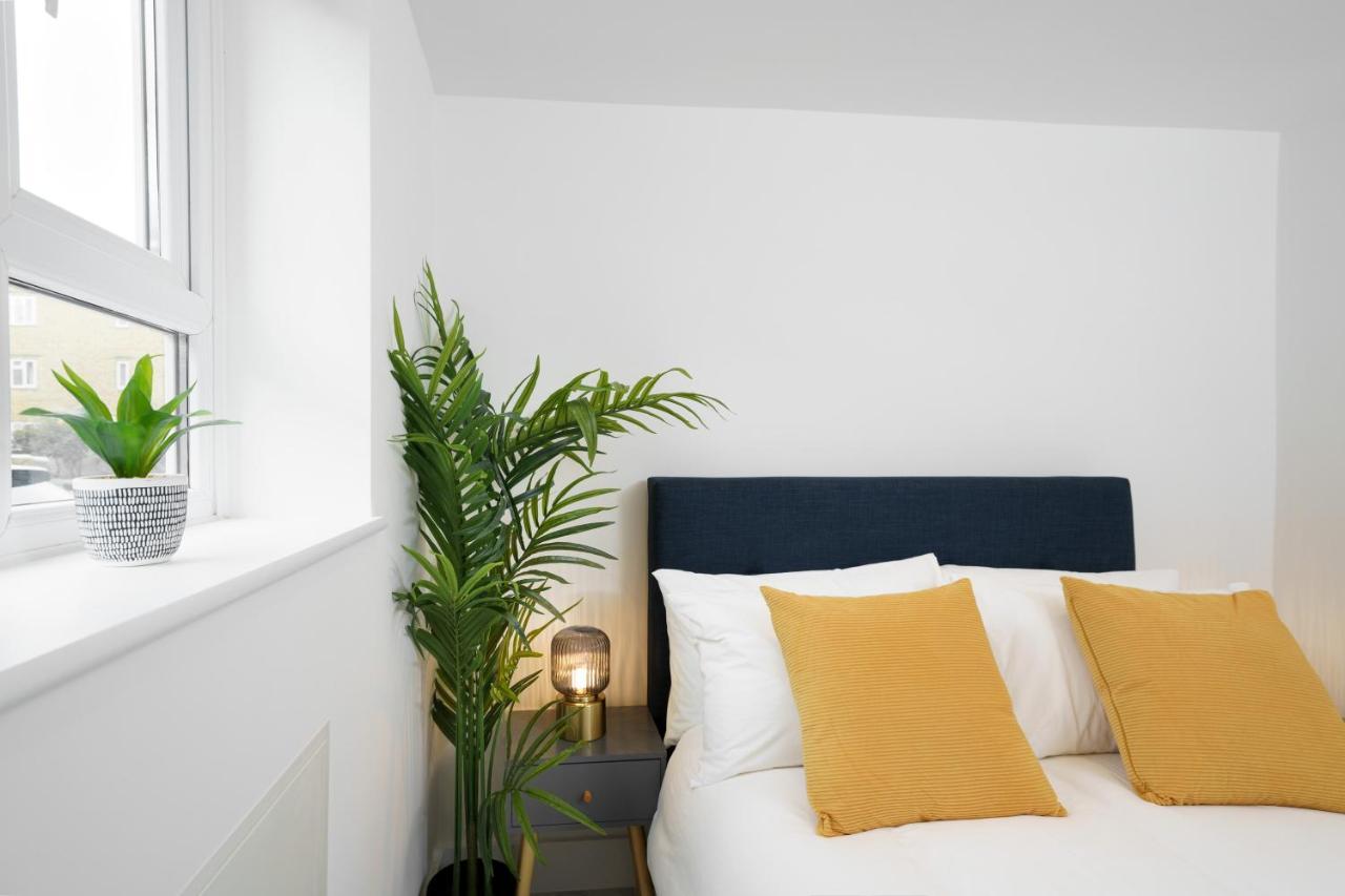 Boutique Flat Near O2 & Excel *