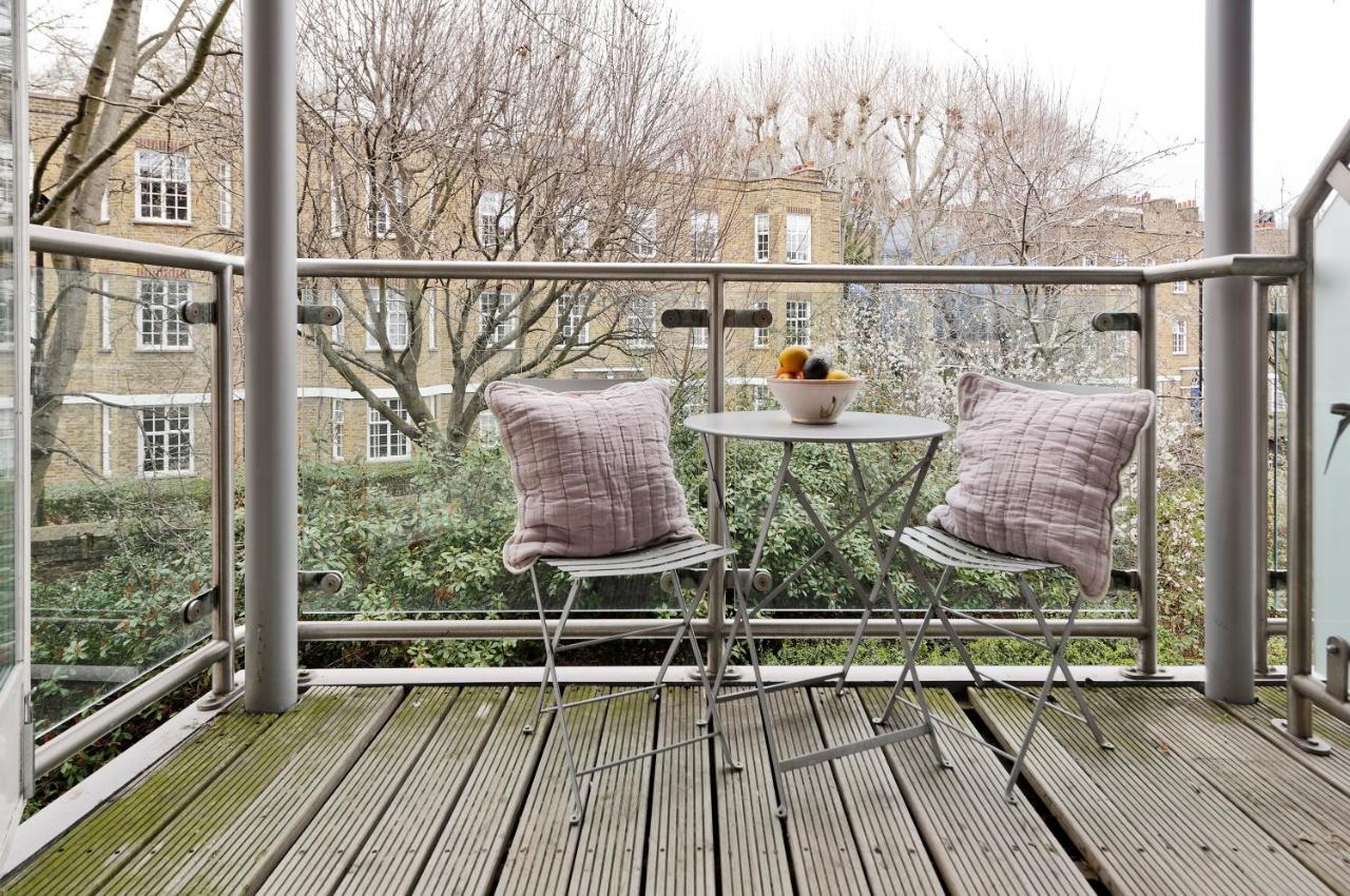 Apartment Large One Bedroom Flat With Balcony Close To The By Underthedoormat London