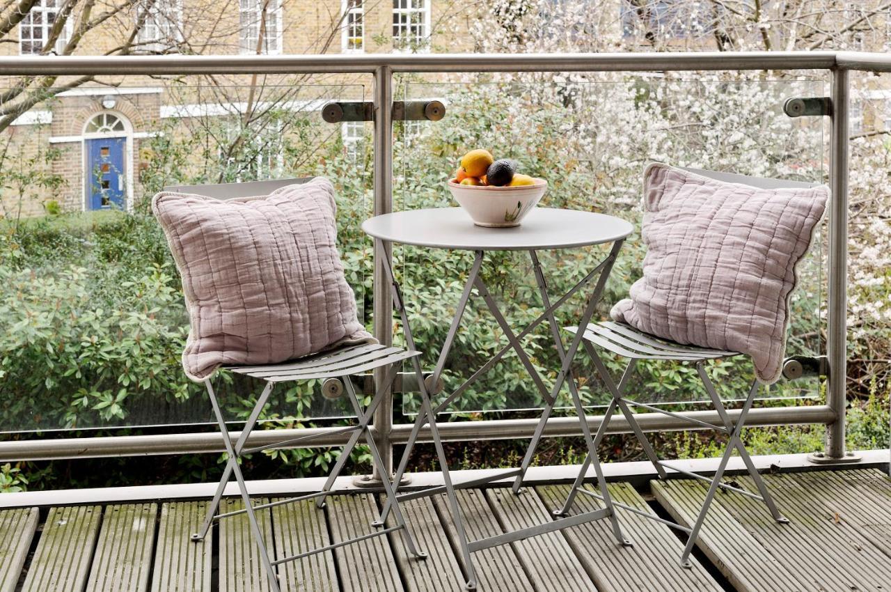 Apartment Large One Bedroom Flat With Balcony Close To The By Underthedoormat London