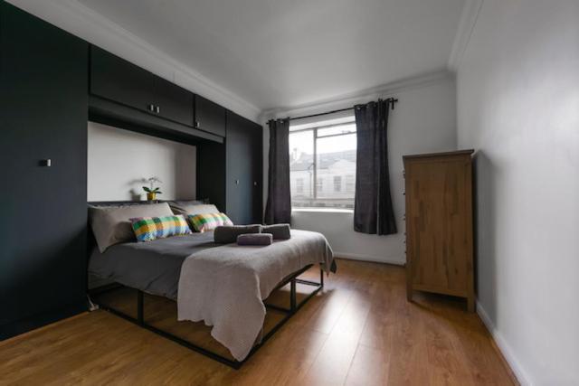 Apartment Sherriff Road