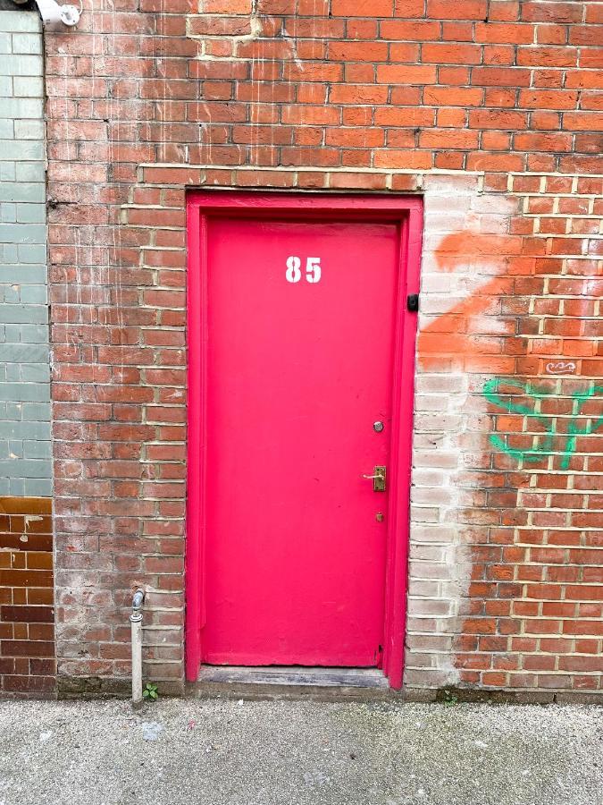 Gasthof Pink Door *