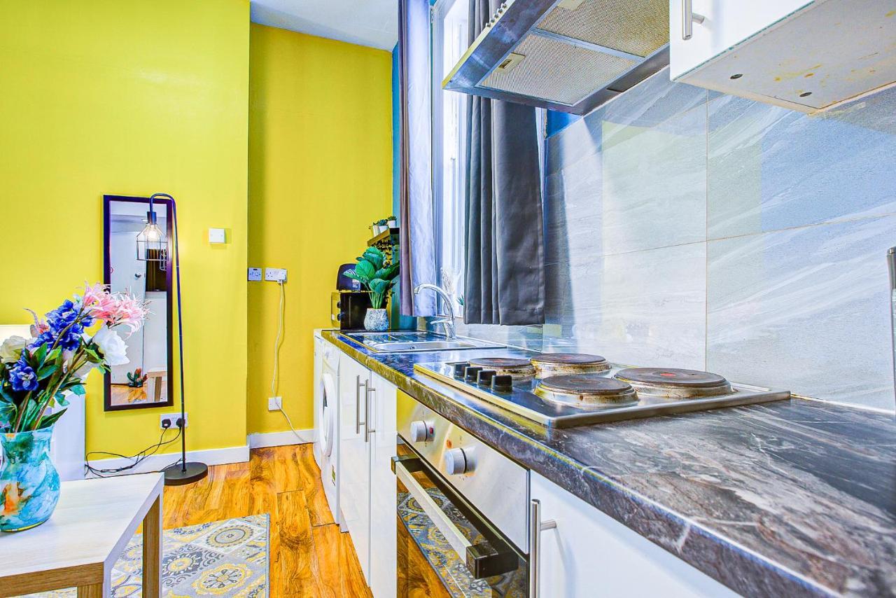 With A Large Toilet And A Separate Budget Price Appartement