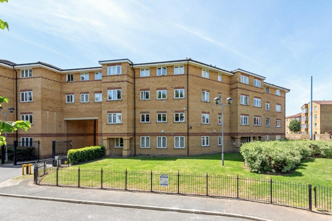 2 Bed Flat, Dedicated Workspace, Parking, 4ktv Apartamento *